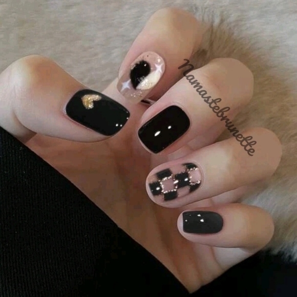 2/$16 Black Glittering Hearts Press On Nails - Picture 11 of 17